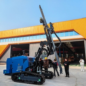 蓝色光伏潜孔钻机