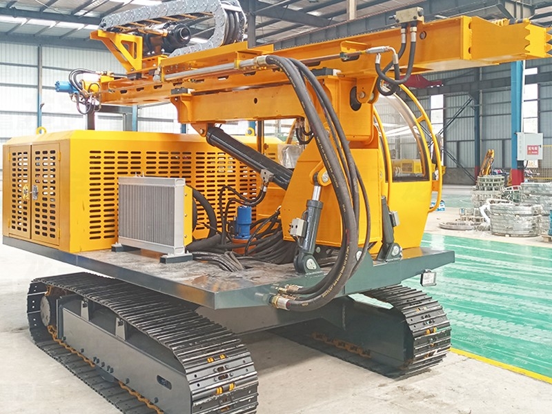 液压光伏打桩机驾驶室款