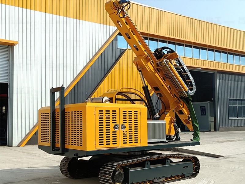 液压光伏打桩机驾驶室款