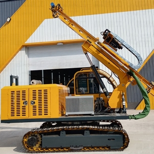 液压光伏打桩机驾驶室款