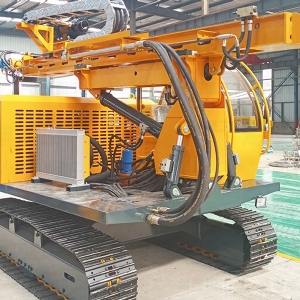 液压光伏打桩机驾驶室款