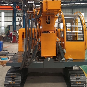 液压光伏打桩机驾驶室款